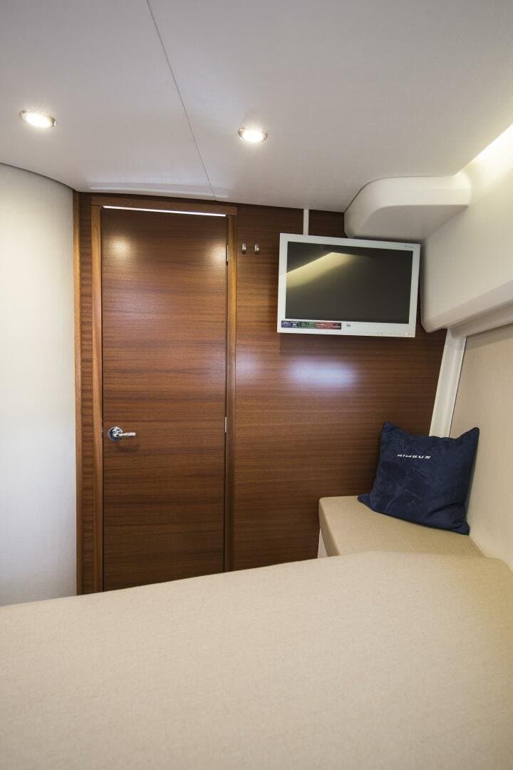 2026 Nimbus 305 Coupe