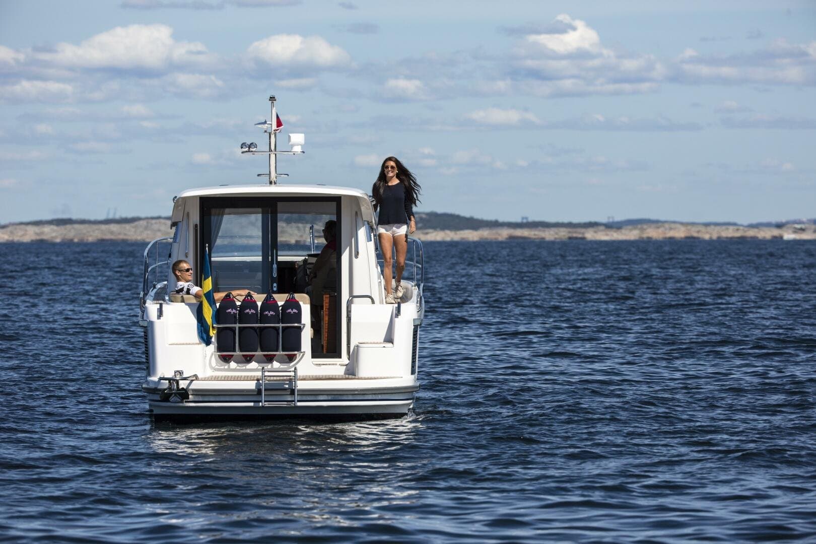 2026 Nimbus 305 Coupe