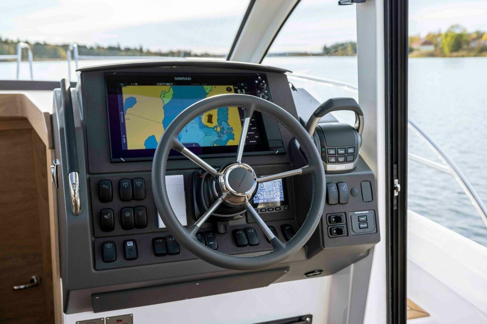 2025 Nimbus 365 Coupe