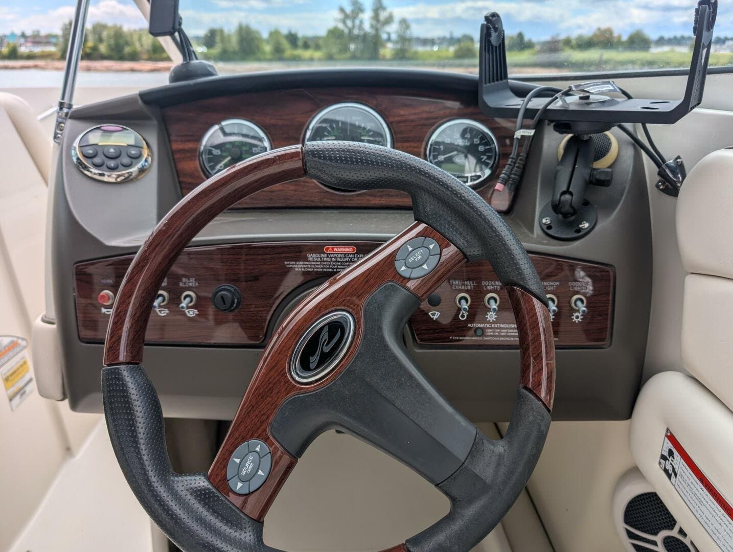 2008 Sea Ray 230 Select