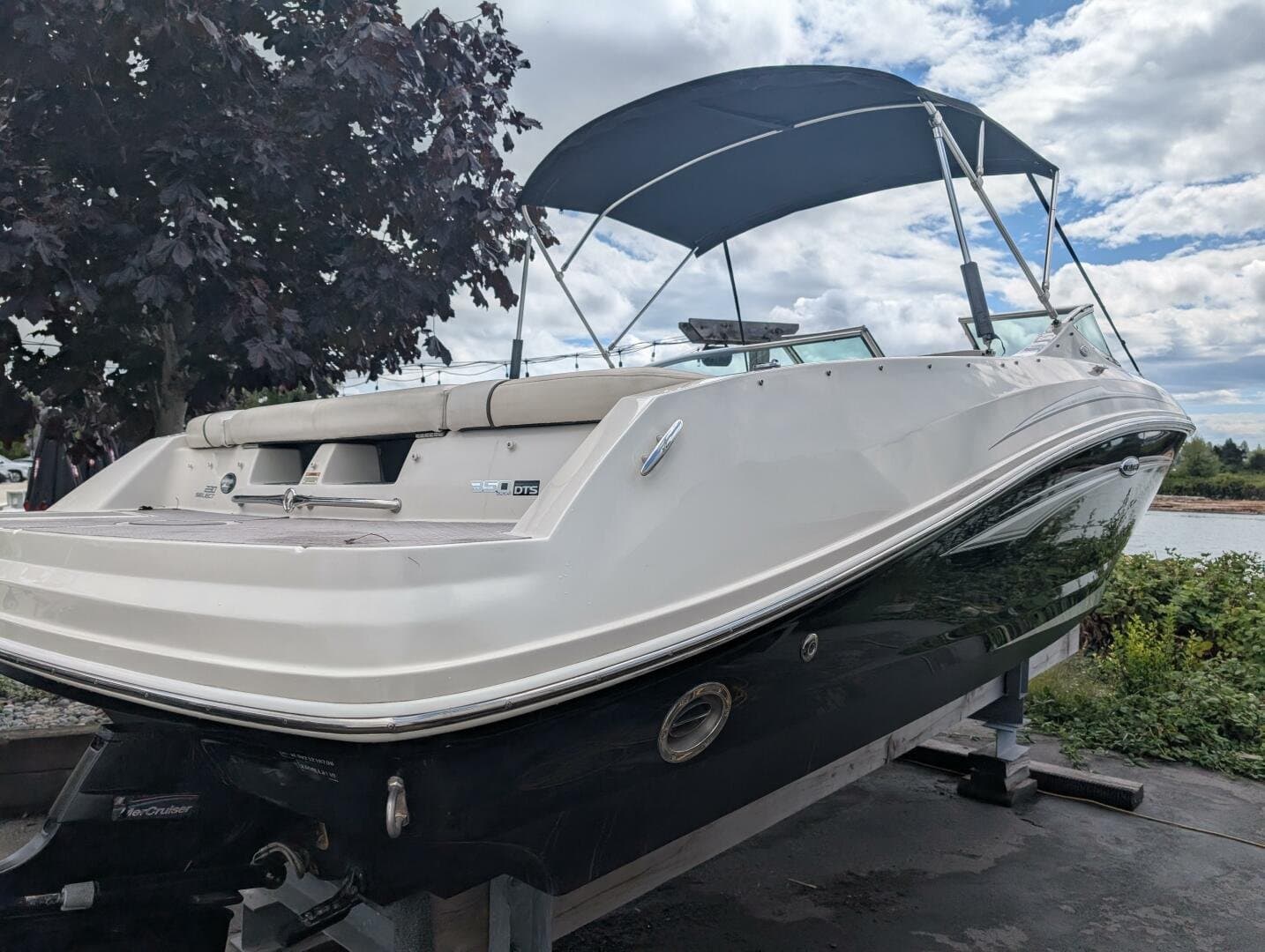 2008 Sea Ray 230 Select