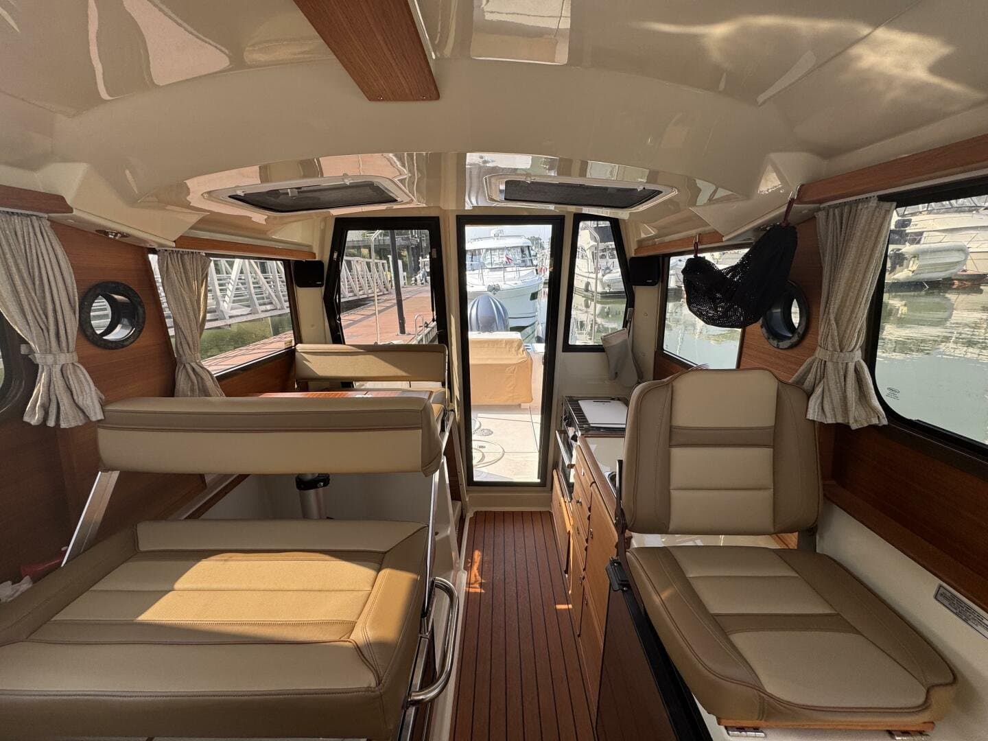 2021 Ranger Tugs null