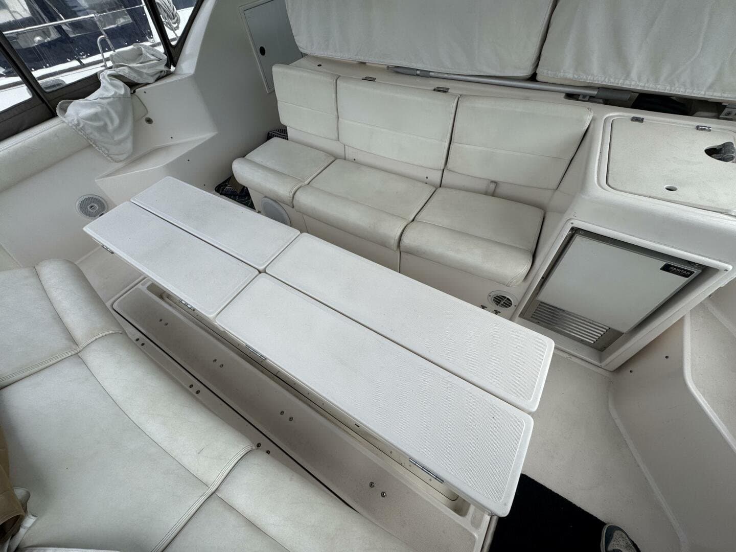 2004 Tiara Yachts 4000 Express