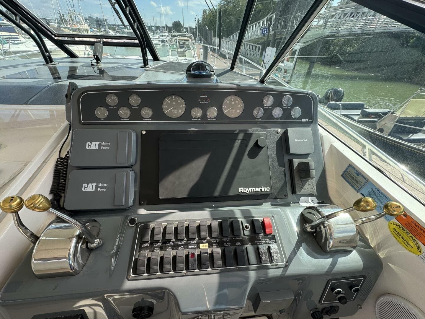 2004 Tiara Yachts 4000 Express