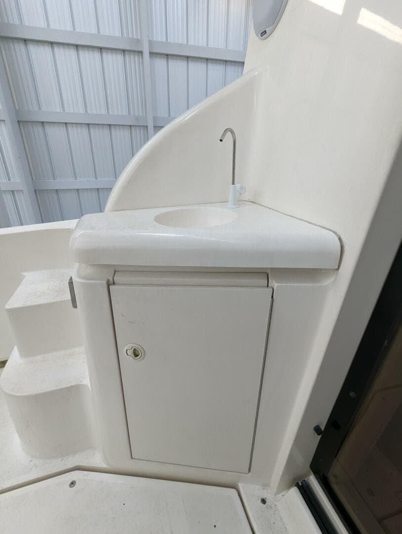 1999 Cruisers Yachts 3585 Flybridge