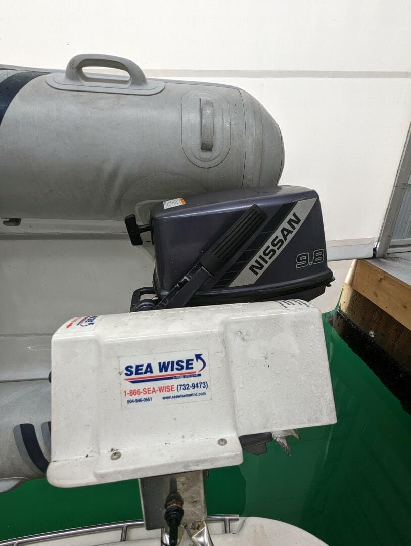 1999 Cruisers Yachts 3585 Flybridge