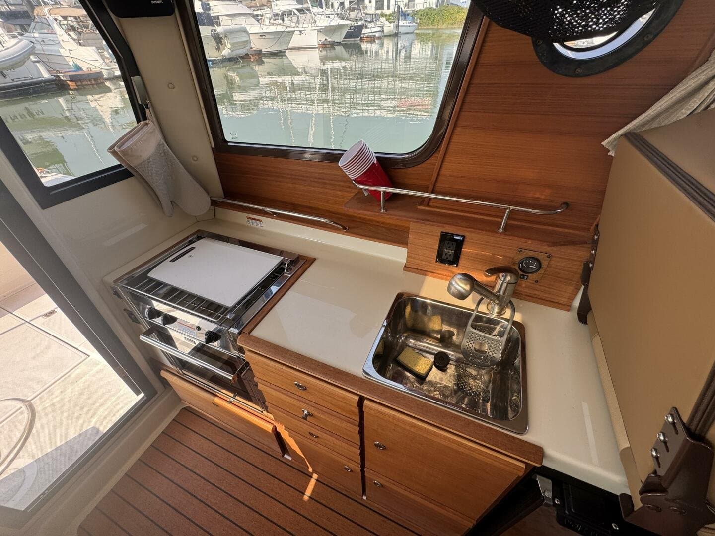 2021 Ranger Tugs null