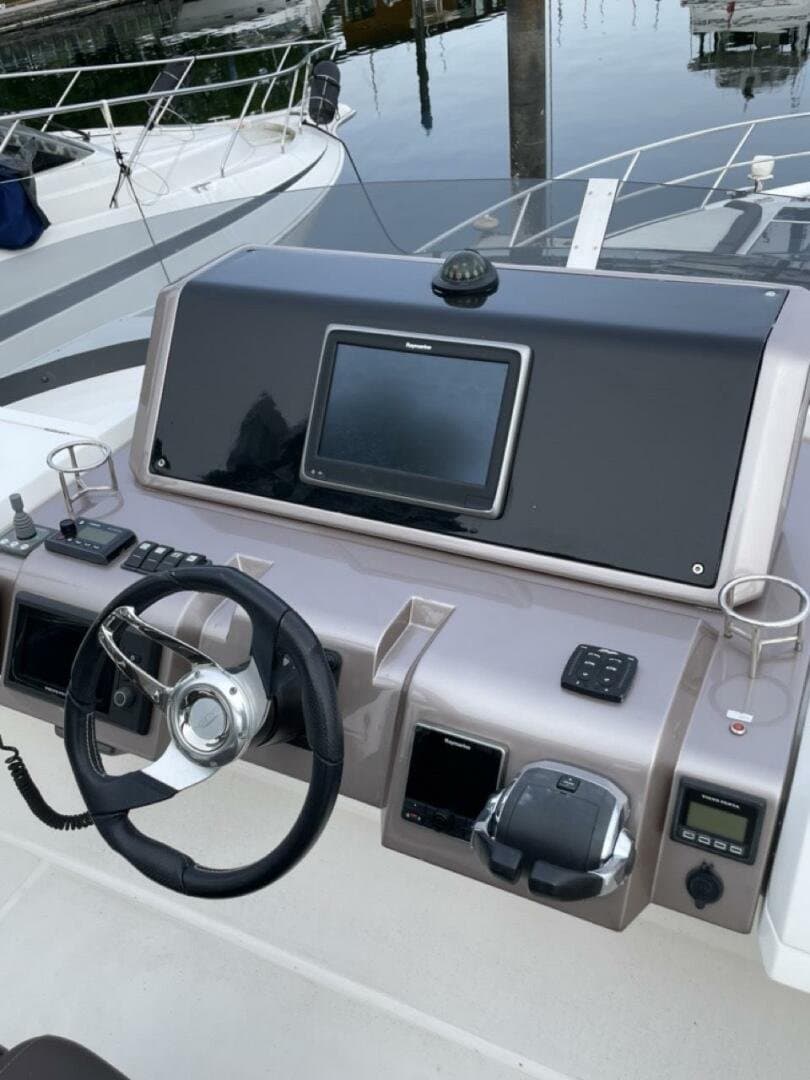 2017 Galeon 430 Skydeck