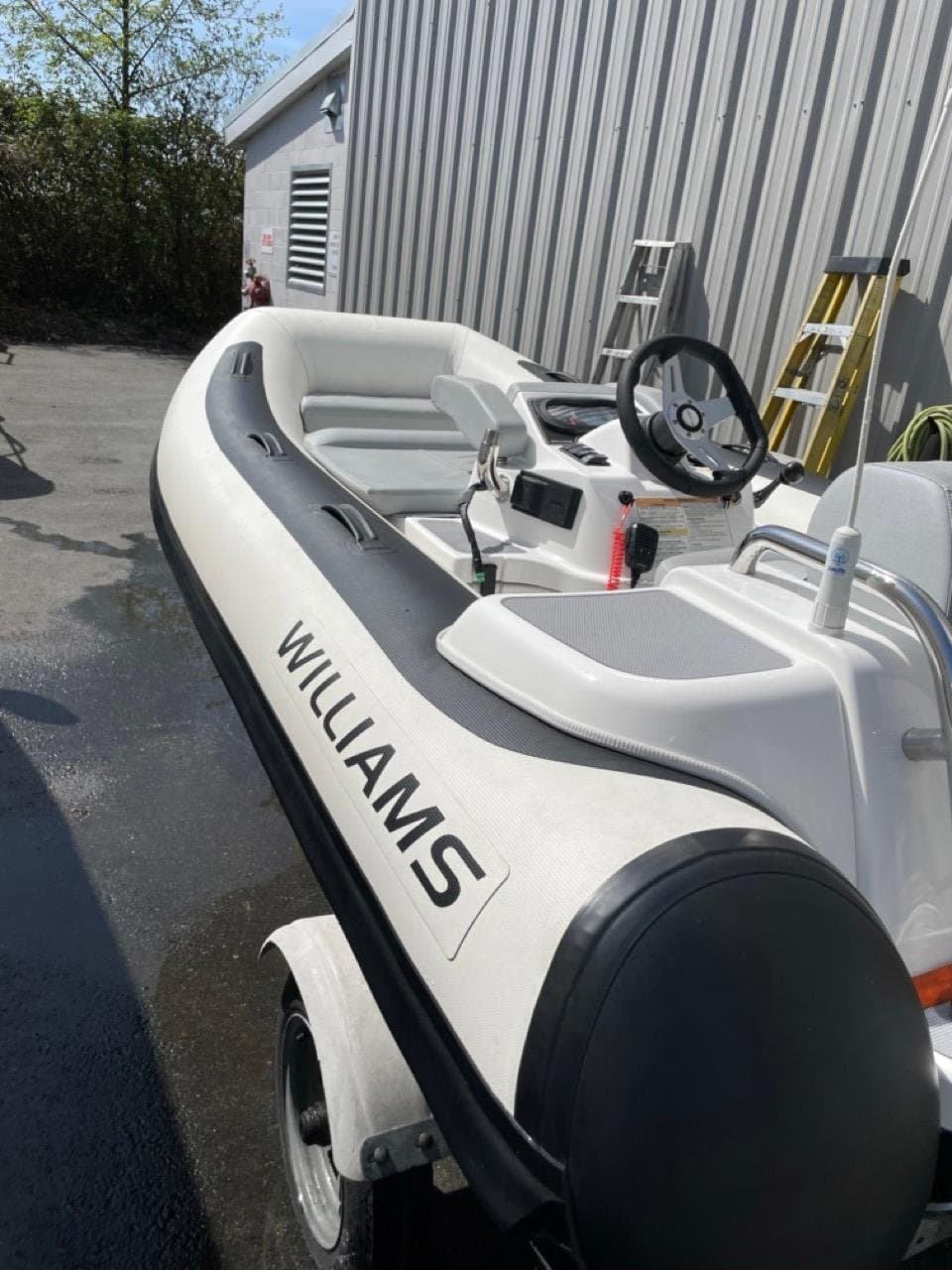 Williams Tender