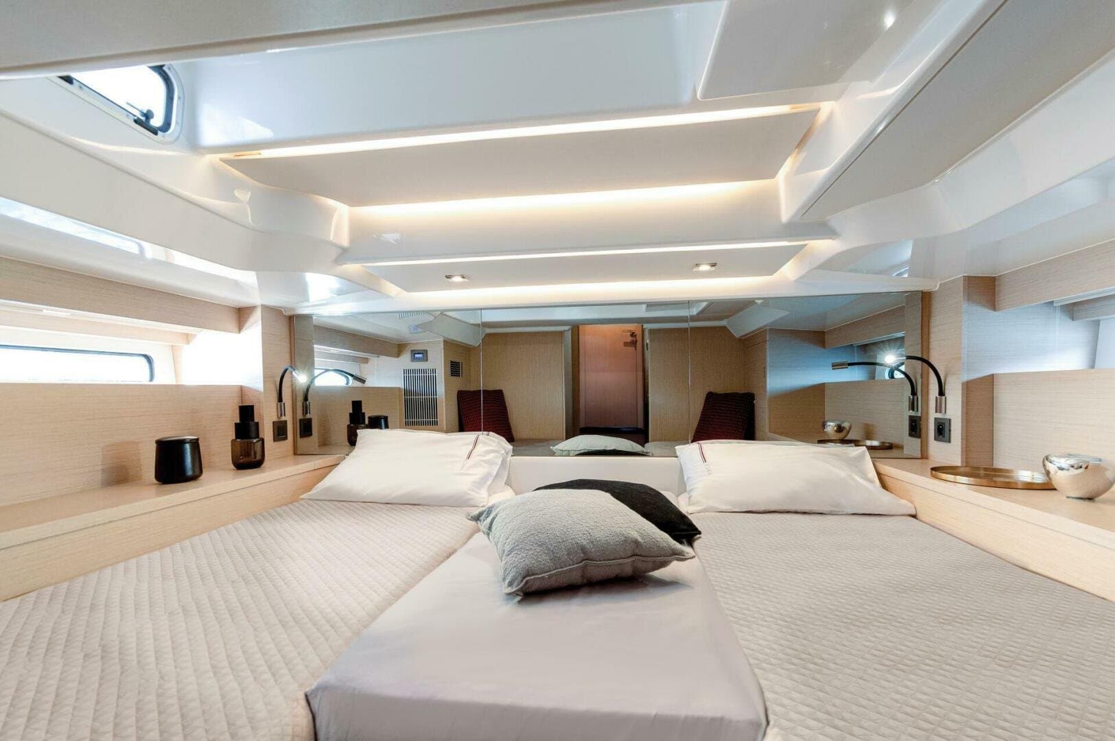 2025 Jeanneau DB 37 IB