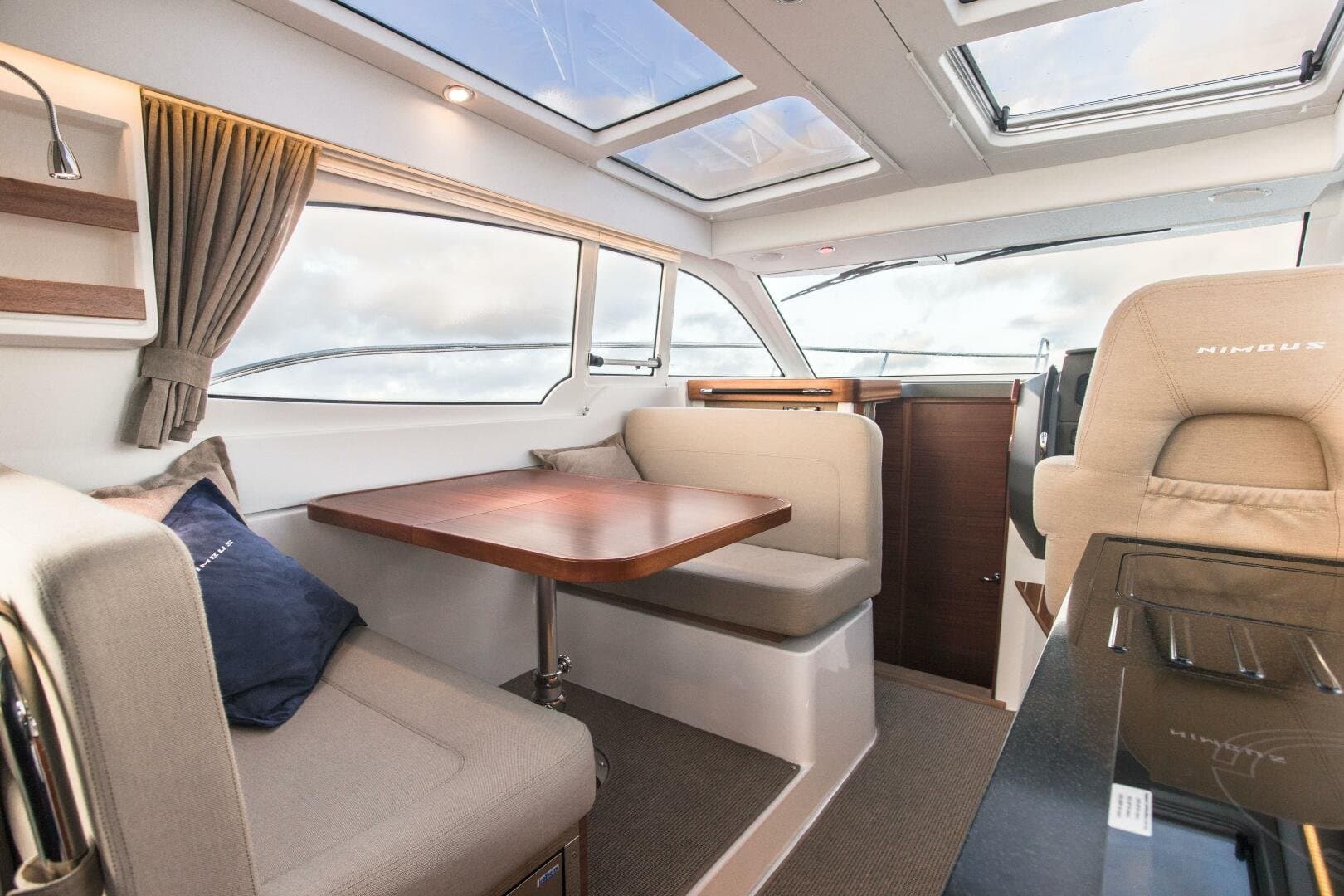 2026 Nimbus 305 Coupe