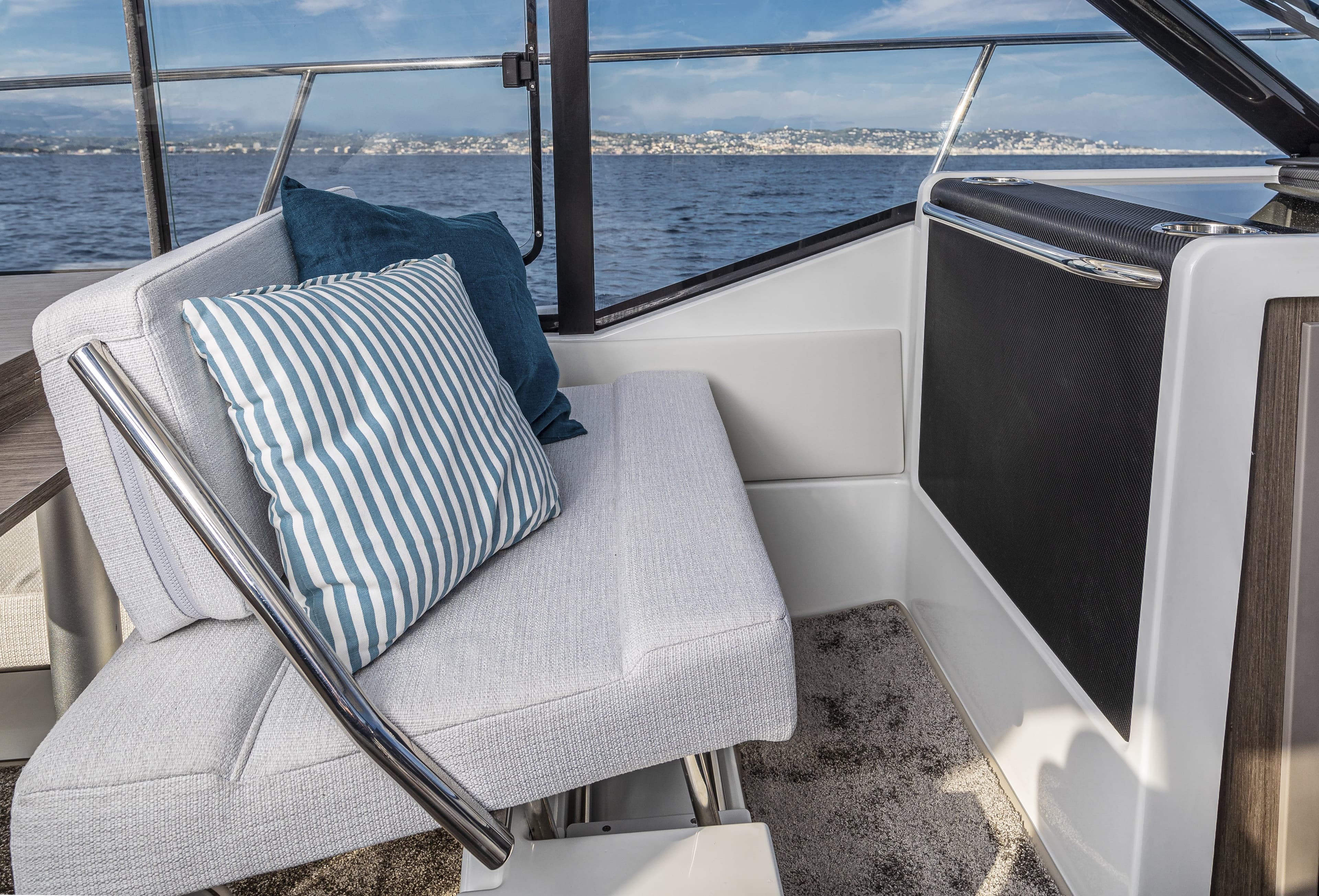 2026 Jeanneau NC 895 S2