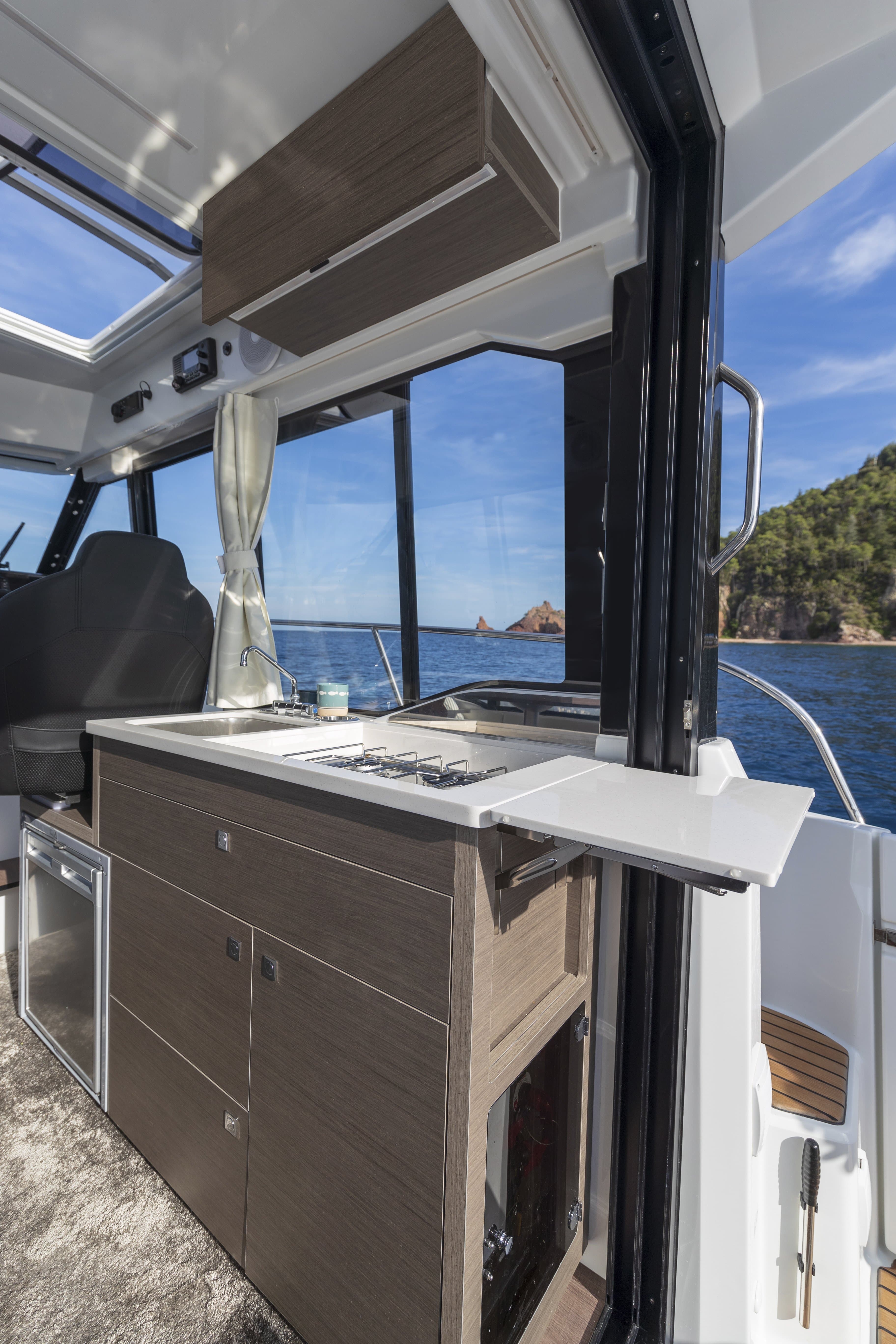 2026 Jeanneau NC 895 S2