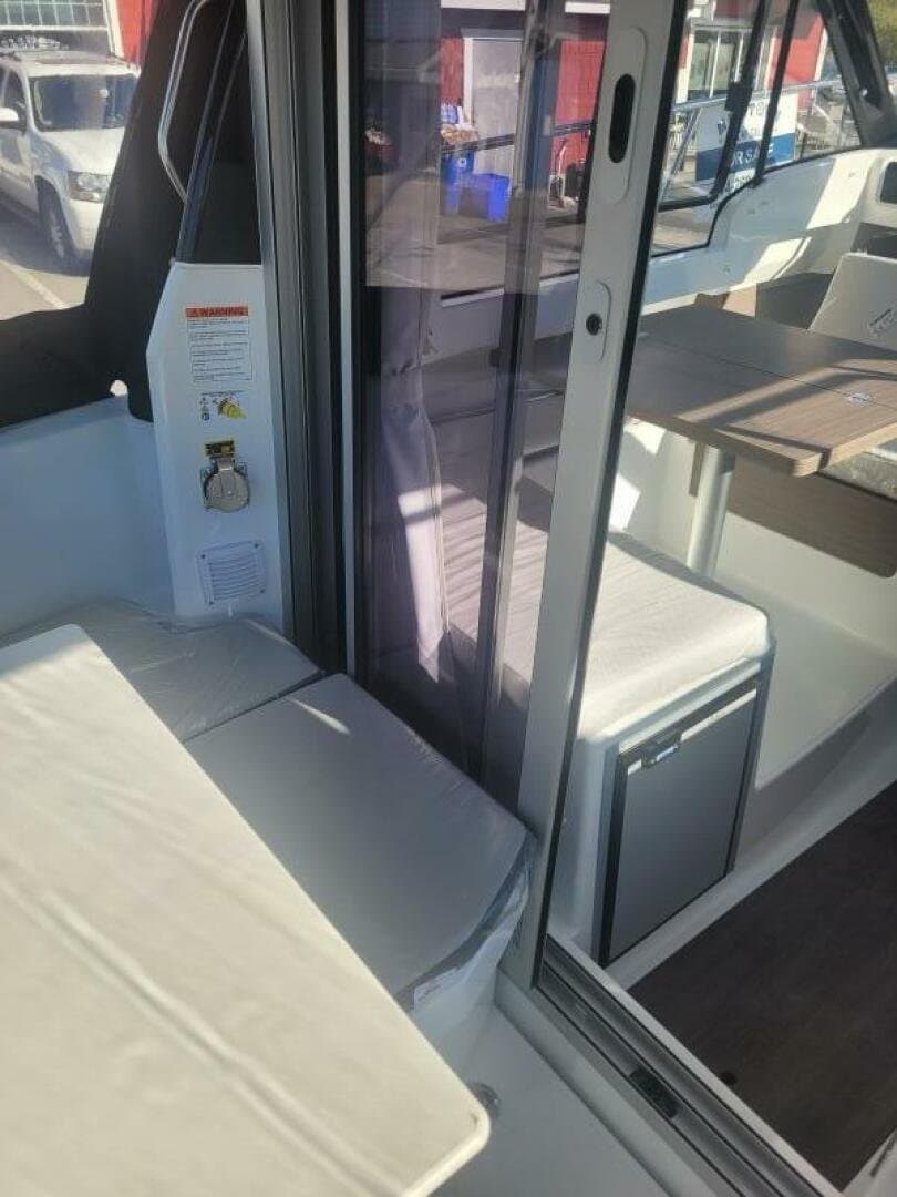 2026 Jeanneau NC 695 S2