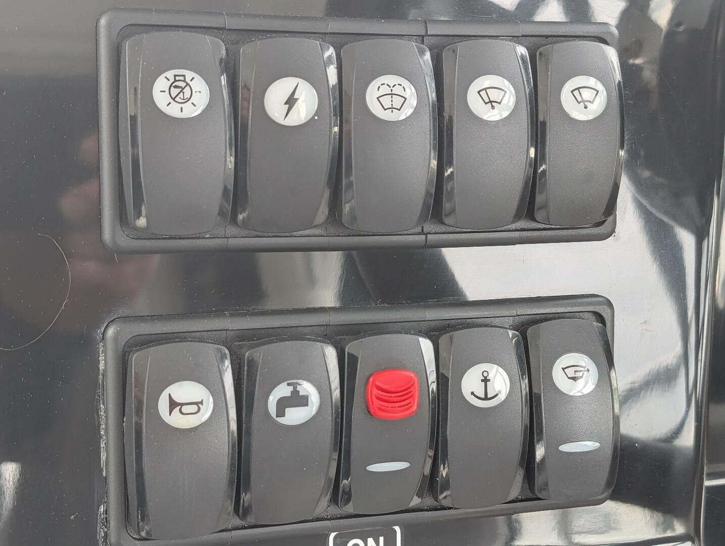 2024 Jeanneau NC 795 Series 2