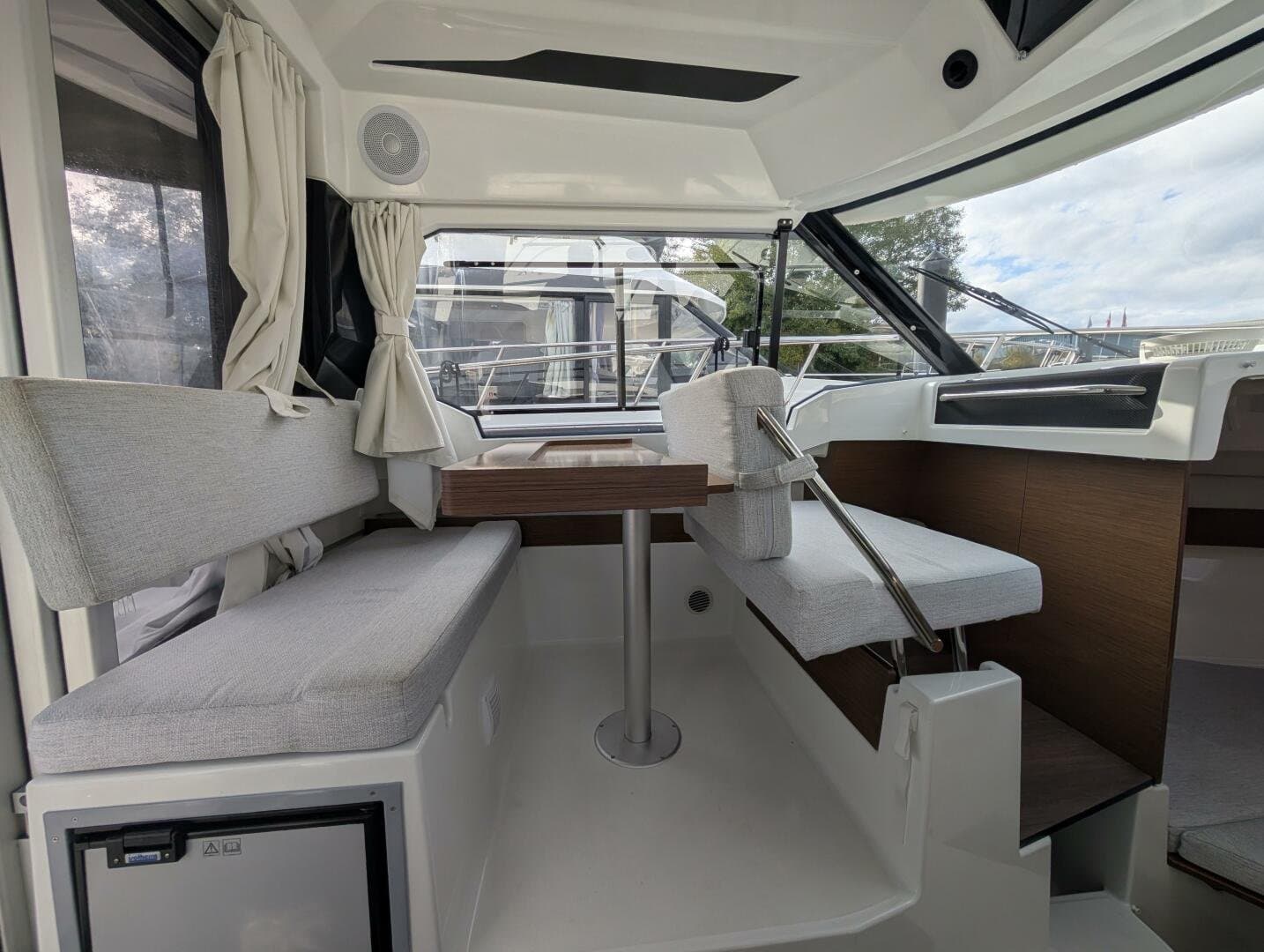 2024 Jeanneau NC 795 Series 2