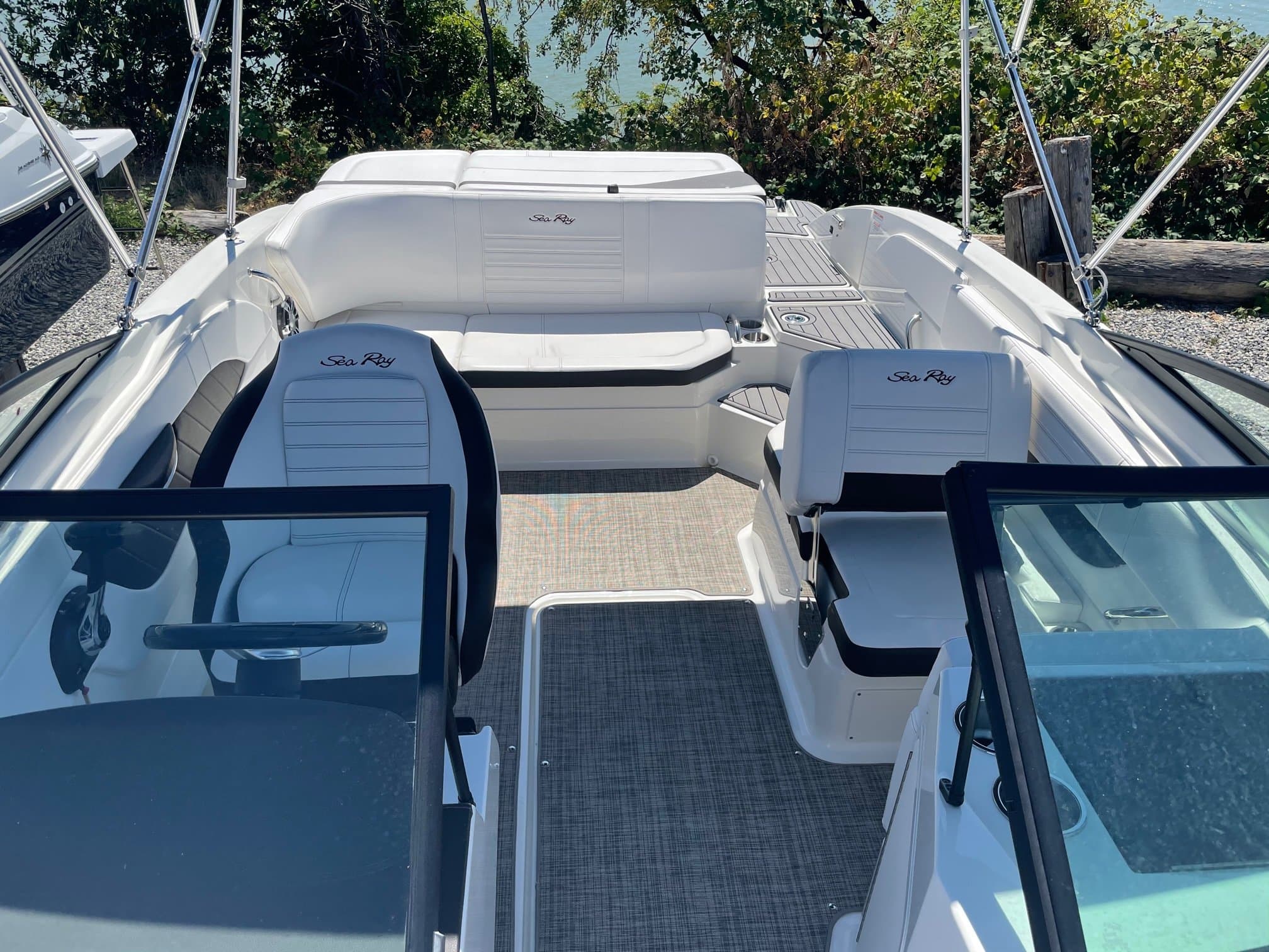 2021 Sea Ray SPX 210