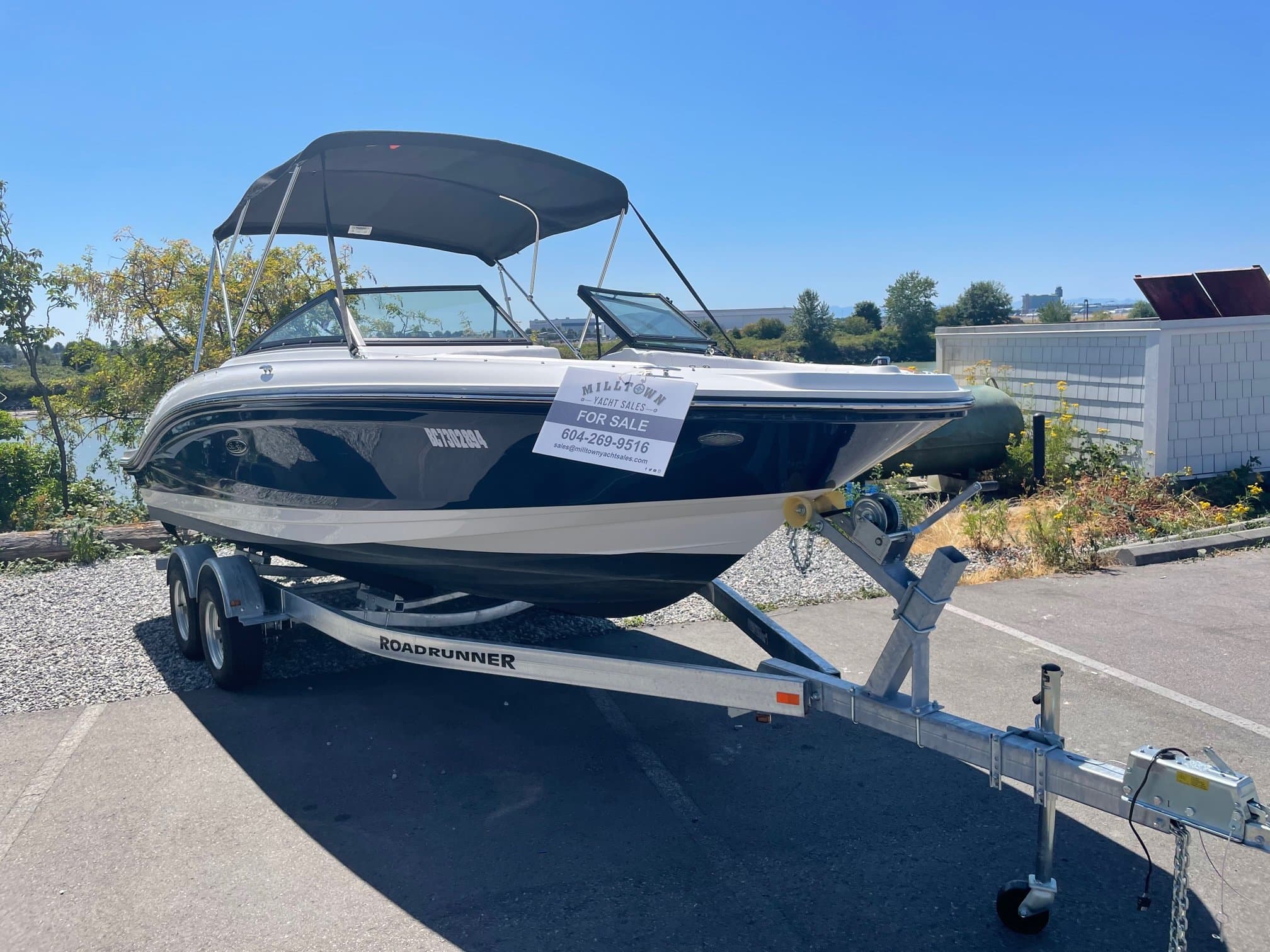 2021 Sea Ray SPX 210