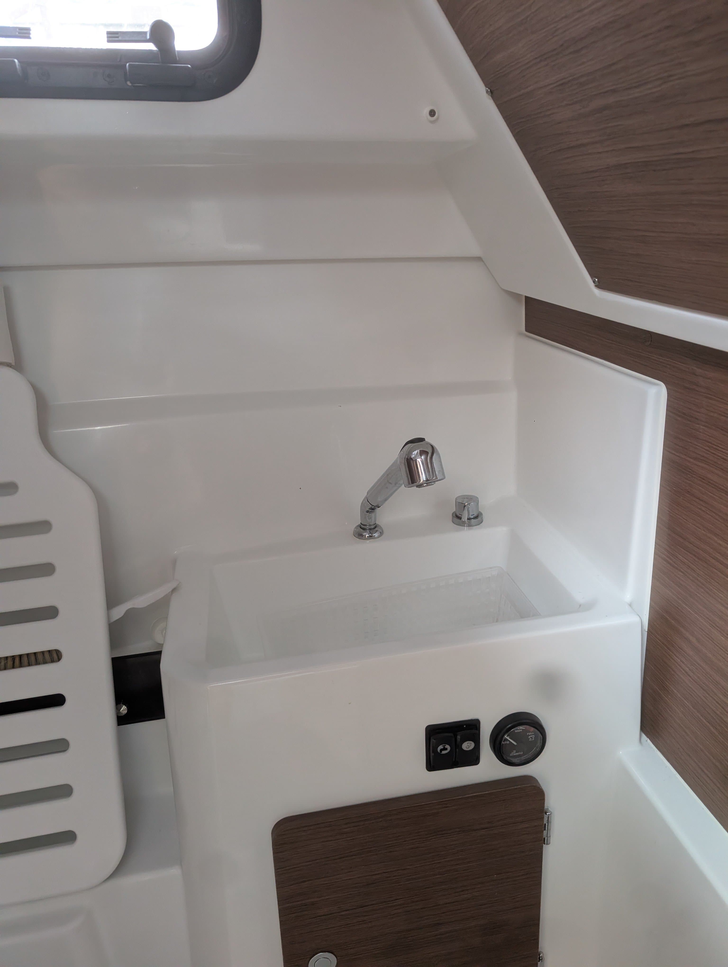 2022 Jeanneau NC 795 S2 