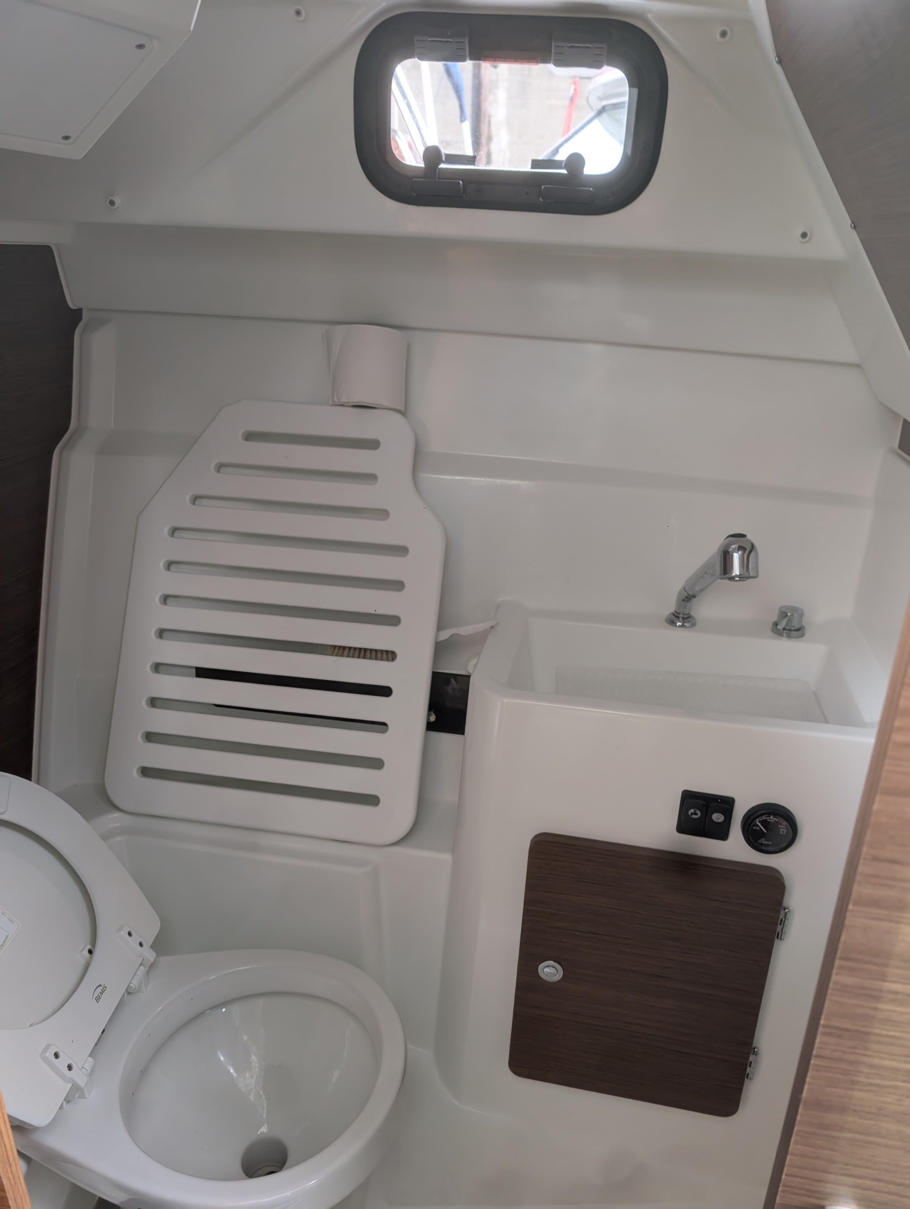 2022 Jeanneau NC 795 S2 