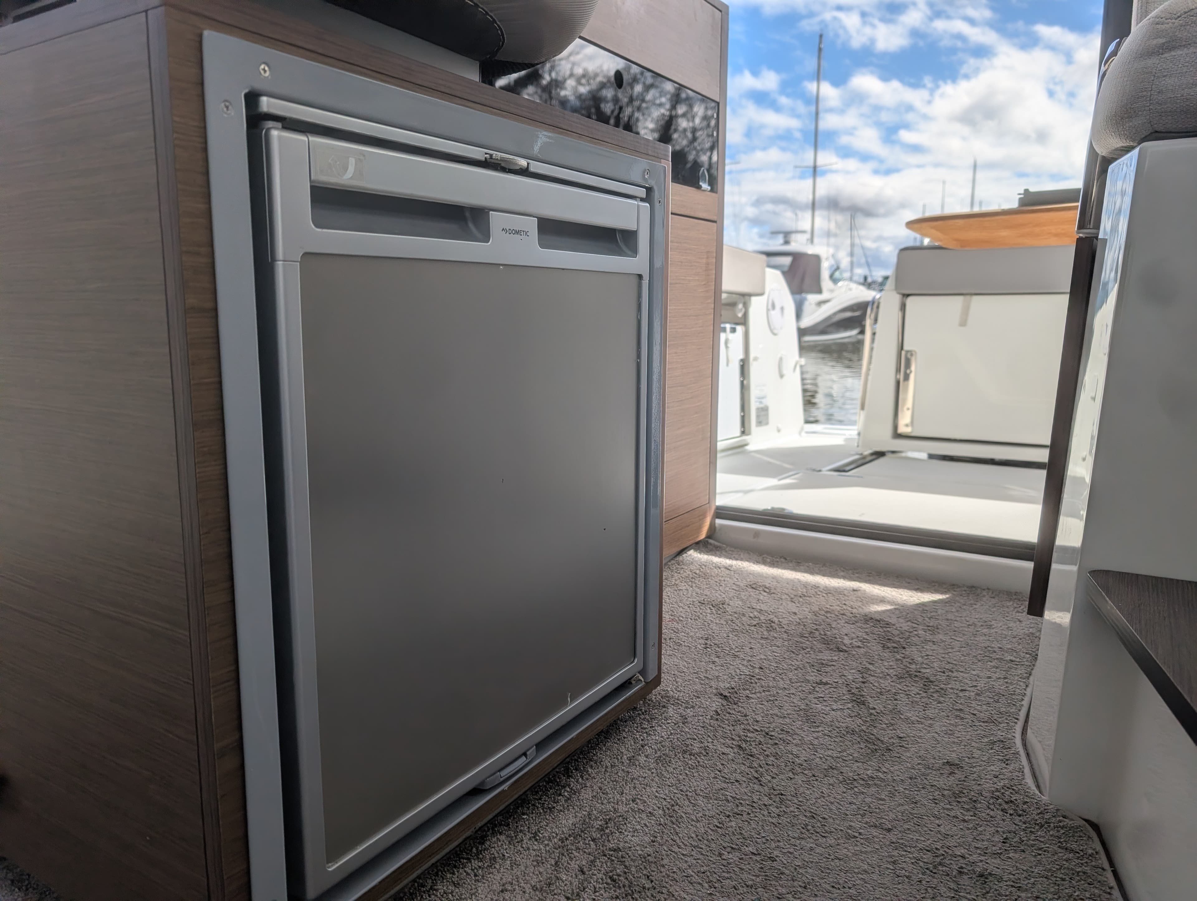 2021 Jeanneau 895 Sport