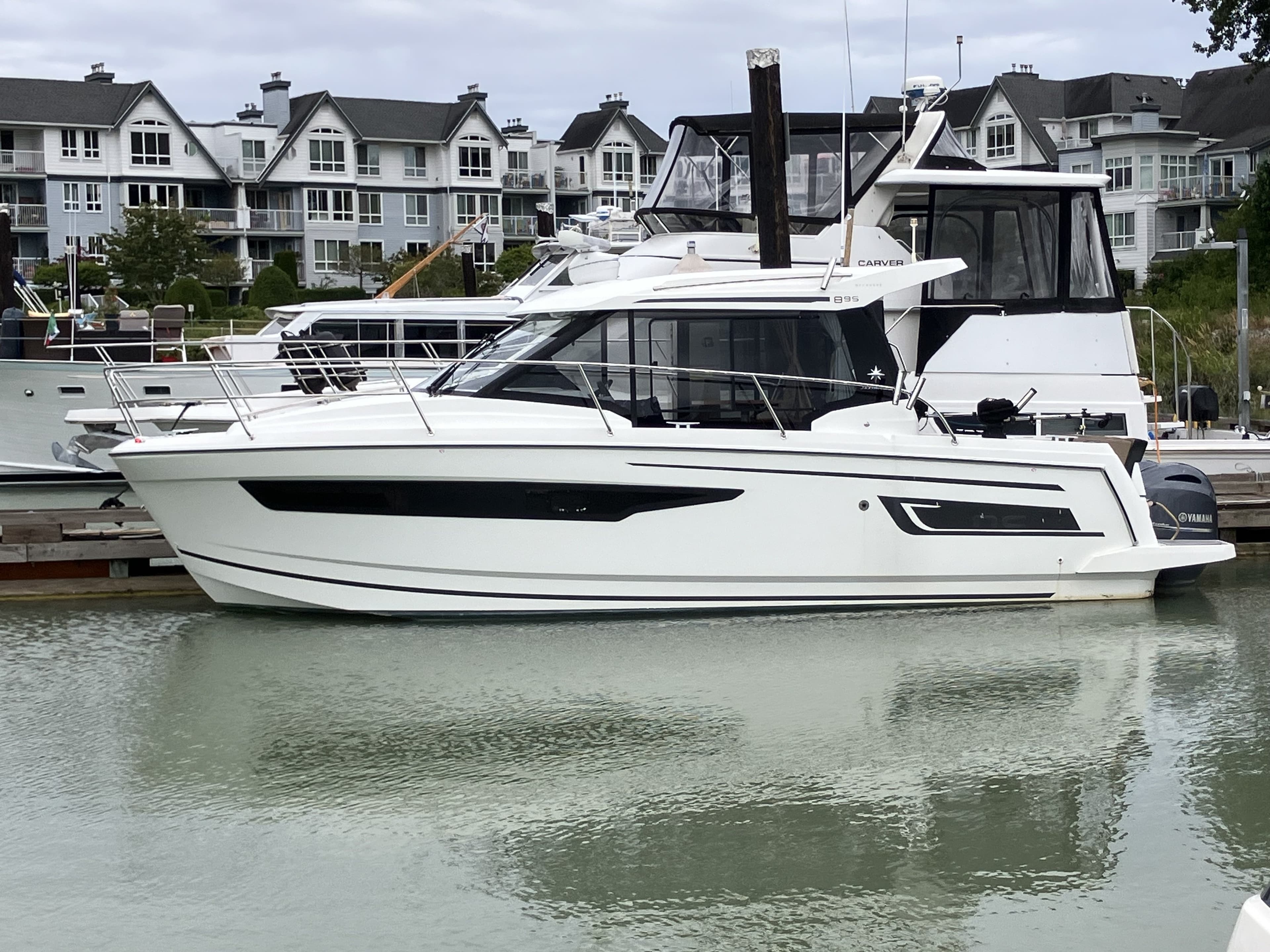 2017 Jeanneau NC 895 