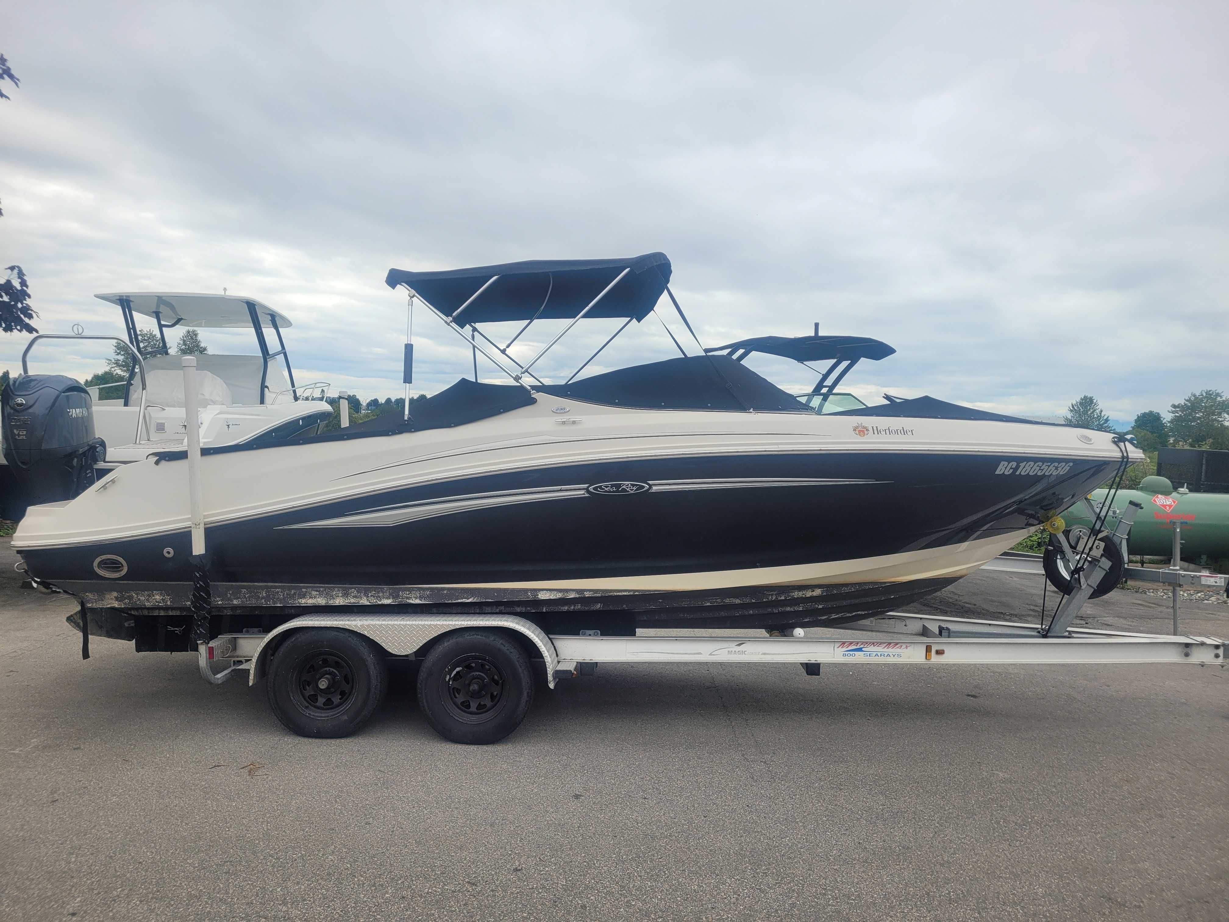 2008 Sea Ray 230 Select